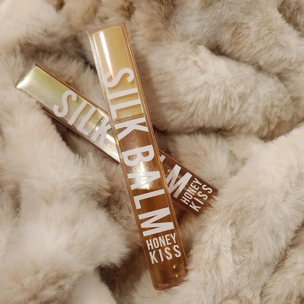 HUDA BEAUTY- Silk Balm Honey Kiss Plumping Lip Balm